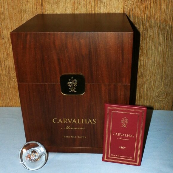 VERY RAREQuinta Das Carvalhas 1867Memories - Very Very Old Tawny Port Box